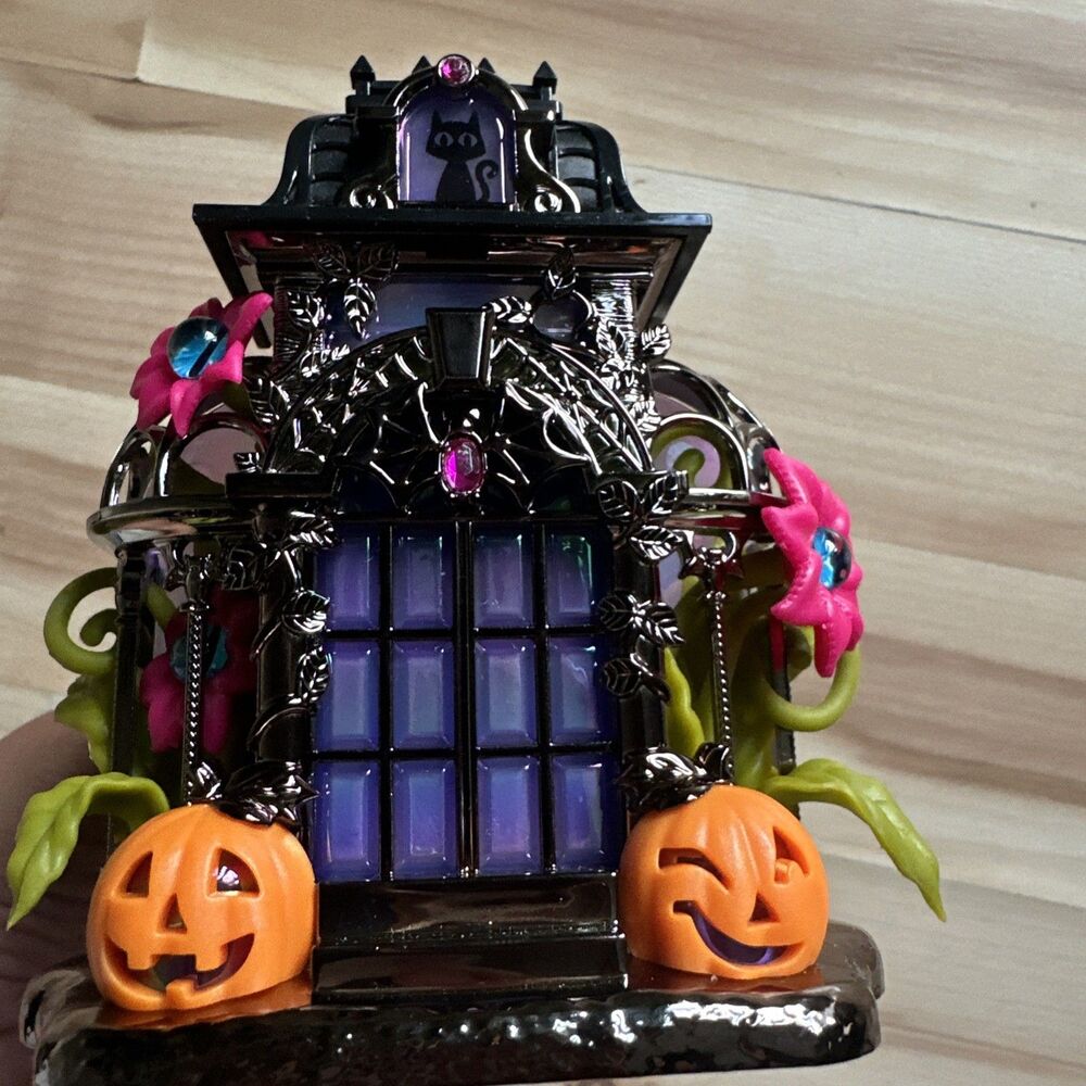 Bath & Body Works Halloween Projector Haunted Conservatory Plug In Wallflower
